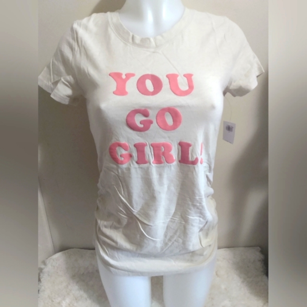 NWT old navy woman's maternity small cream tee